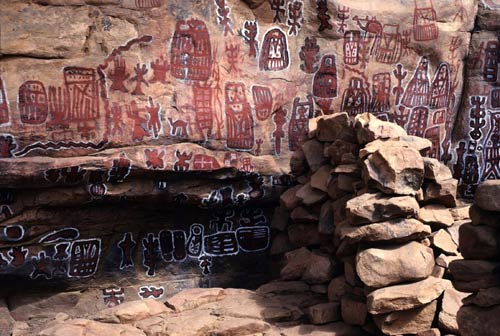 http://africa.si.edu/exhibits/inscribing/images/eduimages/5.-Dogon-rock-paintingsLG.jpg
